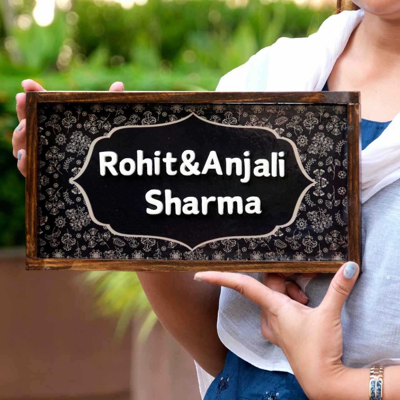 Midnight Bloom Nameplate – Elegance with Floral Grace
