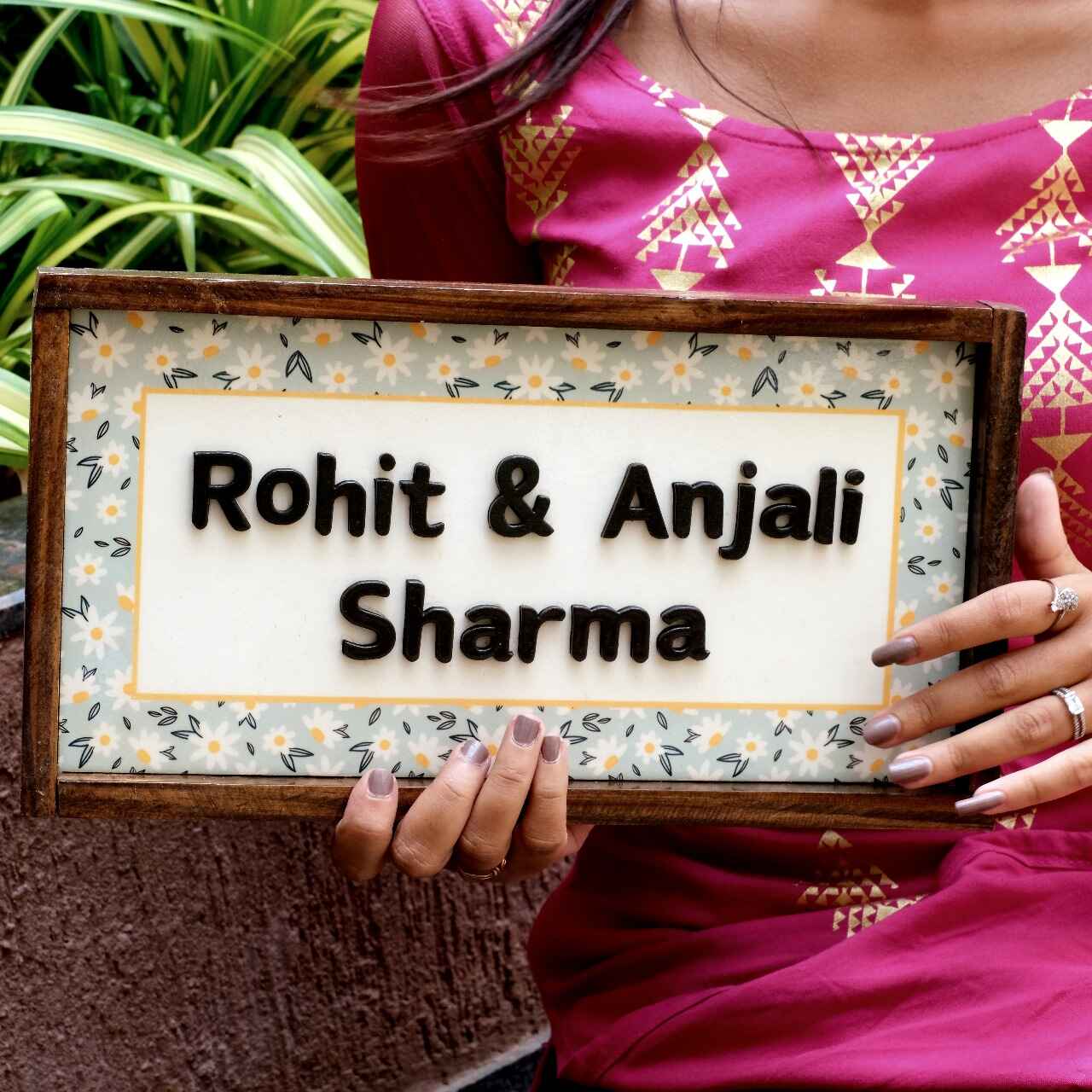 Pankhuri Nameplate – Blooming Blossoms for Joyful Vibes